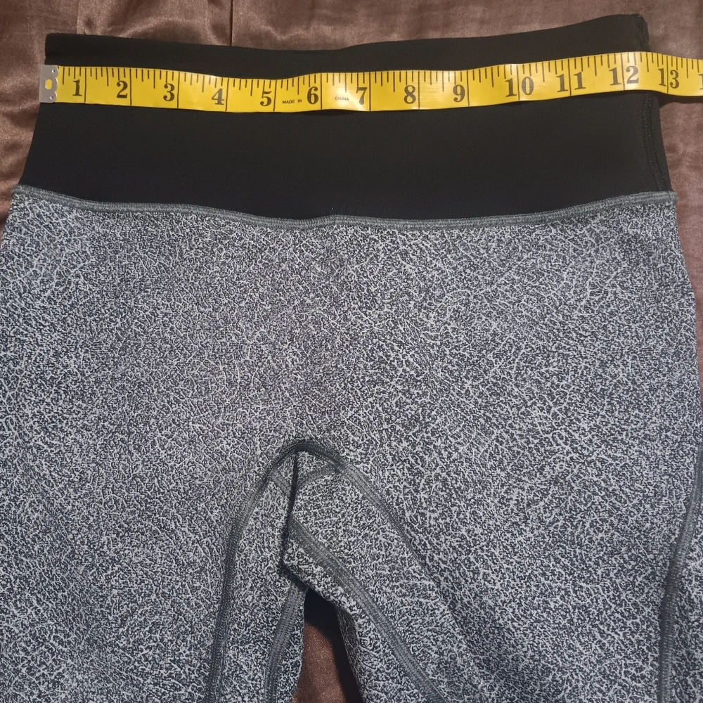 Lululemon Athletica‎ Run The Day Legging SzS Gray/Black Crop Lightweight